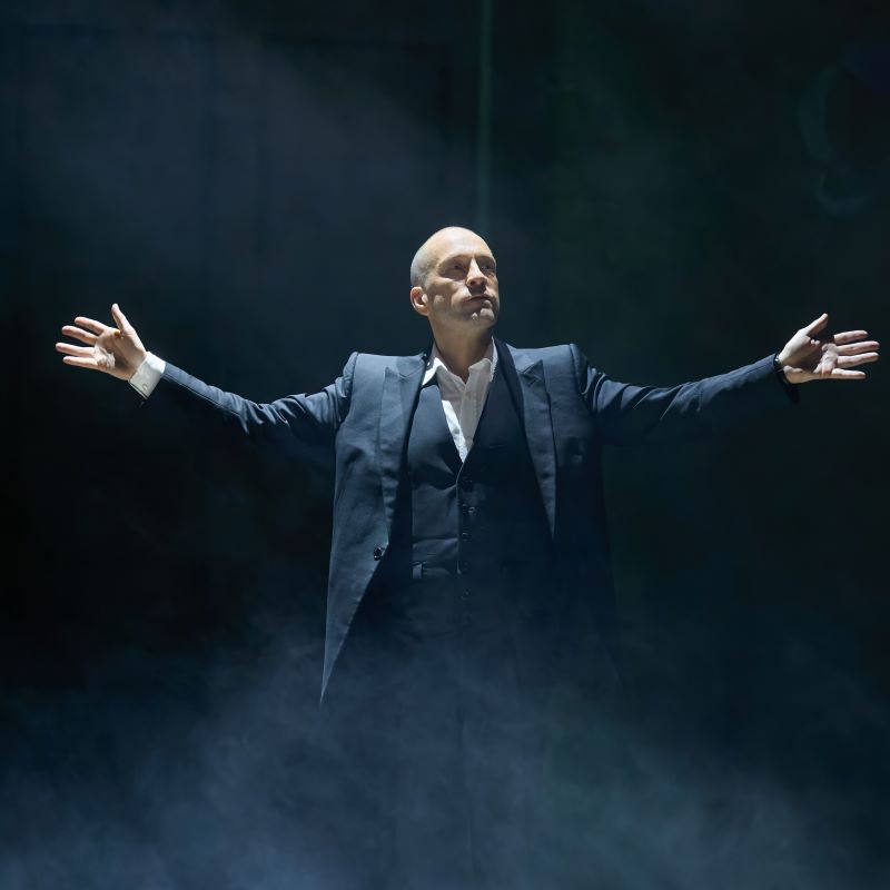 Preview: Derren Brown Showman at Mayflower Theatre, Southampton