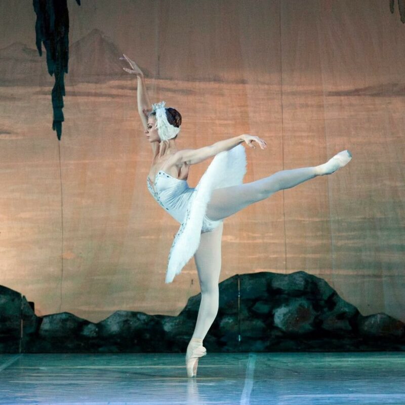 Gift a seat to the Kyiv City Ballet to Ukranian families